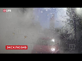 Фонтан кипятка перекинул иномарку и повредил ещё 11 авто