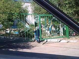 Заехал за сестрой в садик