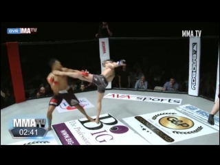 Боец MMA поплатился за танец на ринге