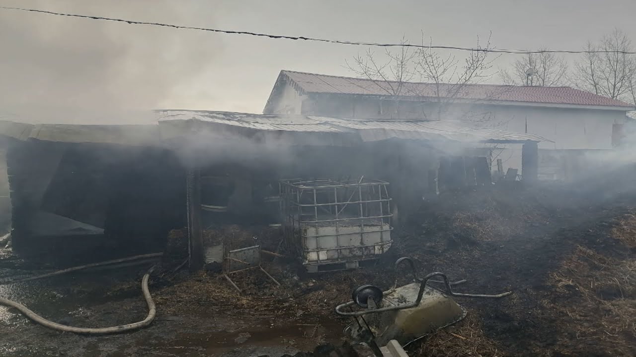 Тушение пожара на площади 140 кв. м под Екатеринбургом
