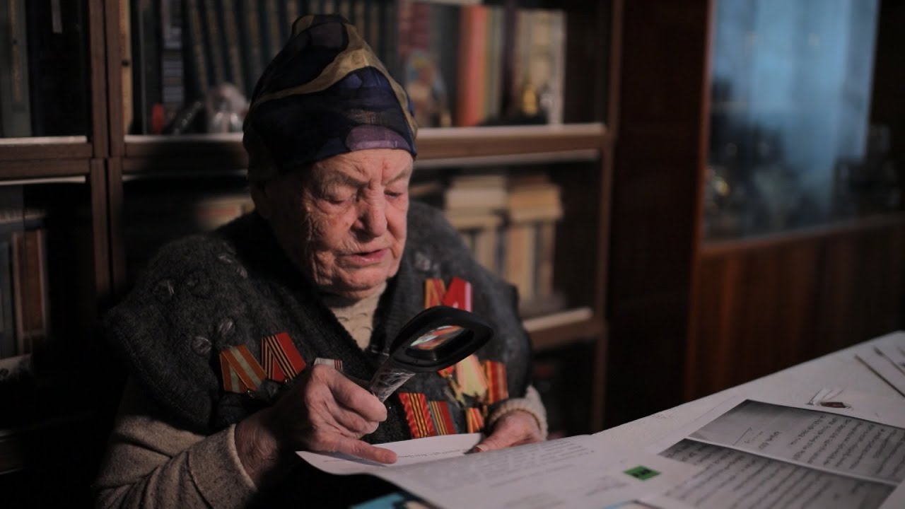 «Как же тут не прослезиться?»: труженица тыла читает письма в рамках проекта #ПочтаПобеды